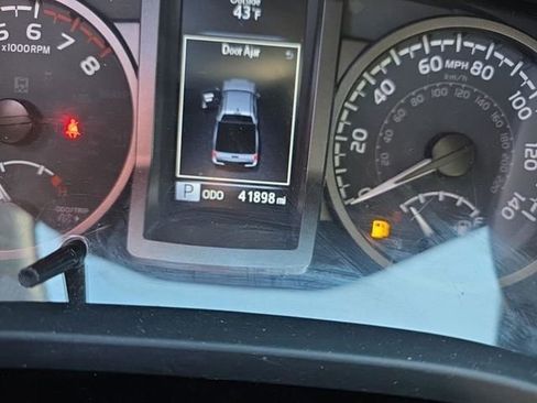 Used 2023 Toyota Tacoma TRD Sport image 13