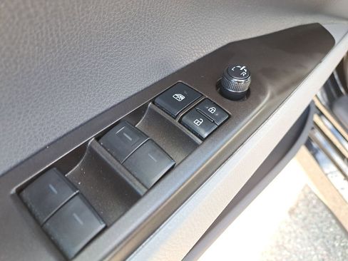 Used 2021 Toyota Camry LE image 13