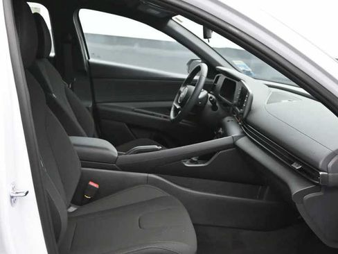 New 2026 Hyundai Elantra Sport FWD image 11