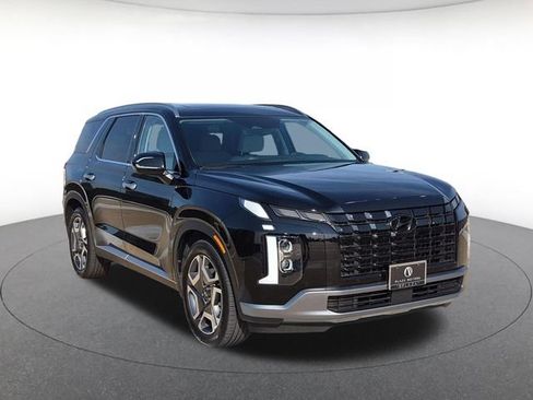 Used 2025 Hyundai Palisade SEL FWD image 3