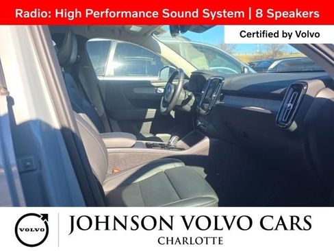 Certified 2025 Volvo XC40 B5 Plus image 4