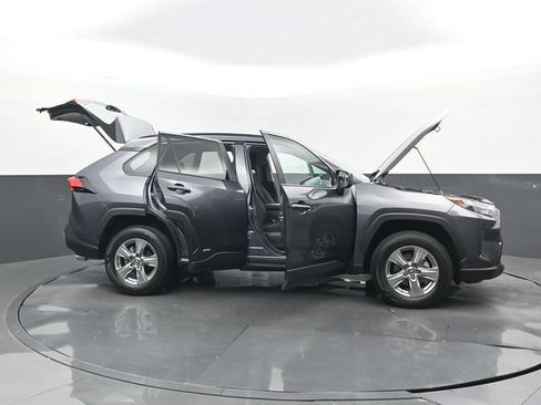 Used 2023 Toyota RAV4 LE AWD/4WD image 33