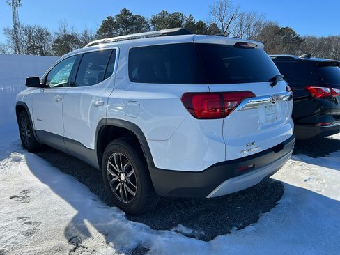 Used 2018 GMC Acadia SLT image 2