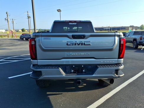 Used 2024 GMC Sierra 3500 Denali Ultimate AWD/4WD image 4