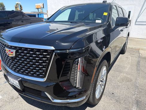 Used 2026 Cadillac Escalade ESV Luxury RWD image 1