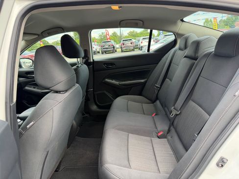 Used 2025 Nissan Altima 2.5 SV AWD/4WD image 16