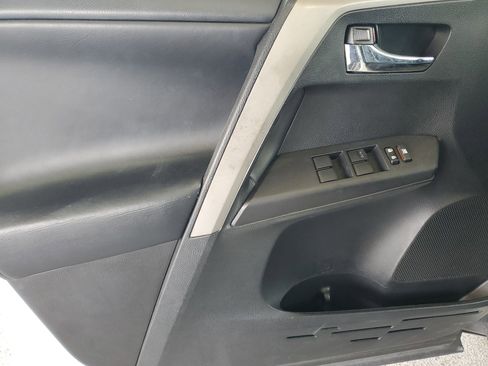 Used 2018 Toyota RAV4 XLE w/ Plus Extra Value Package FWD image 14