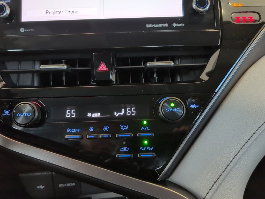 Used 2023 Toyota Camry XLE FWD image 21