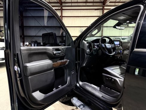 Used 2020 GMC Sierra 2500 Denali w/ Denali Ultimate Package AWD/4WD image 12