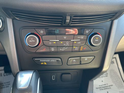 Used 2019 Ford Escape SEL image 55