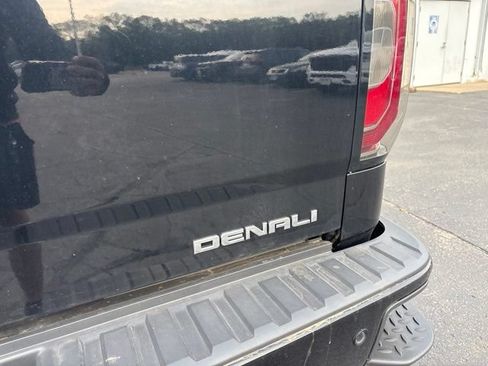 Used 2017 GMC Sierra 1500 Denali w/ Denali Ultimate Package AWD/4WD image 8