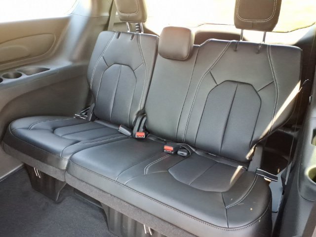 New 2027 Chrysler Pacifica Select AWD/4WD image 12