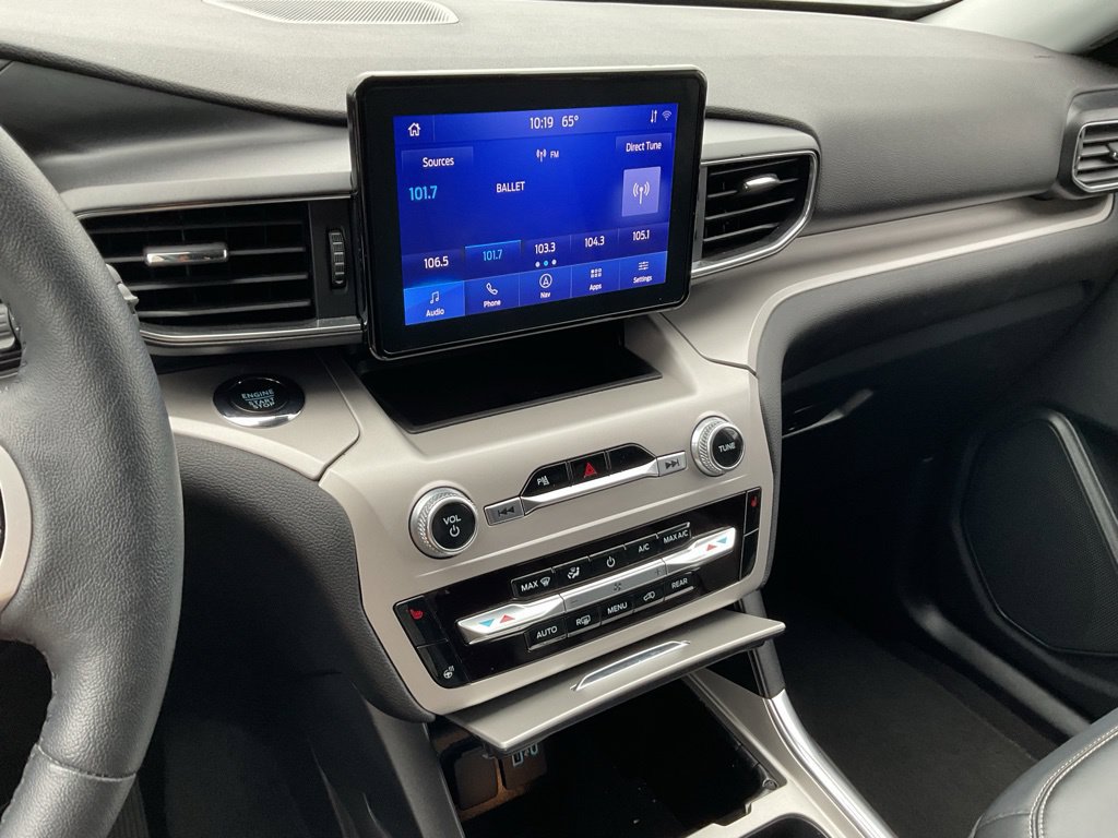 Used 2024 Ford Explorer XLT w/ Equipment Group 202A AWD/4WD image 14