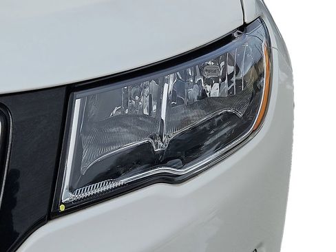 Used 2019 Jeep Compass Limited w/ Advanced Safety Group image 10