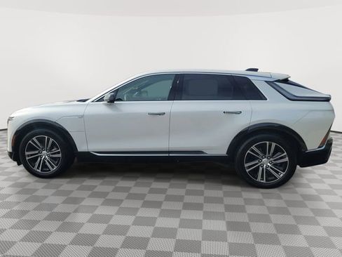 Used 2024 Cadillac Lyriq Luxury AWD/4WD image 3