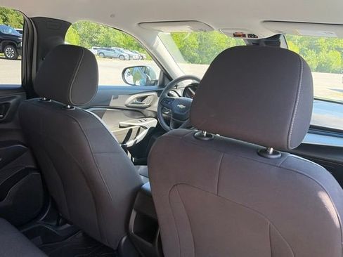 Used 2025 Chevrolet Trax LS w/ LS Convenience Package FWD image 31