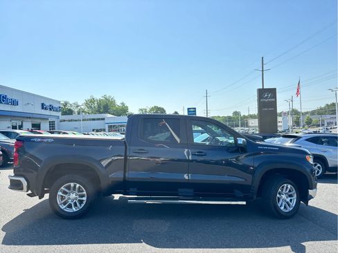 Certified 2022 Chevrolet Silverado 1500 LT AWD/4WD image 4