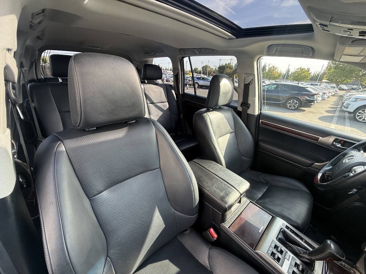 Used 2017 Lexus GX 460 Luxury AWD/4WD image 26