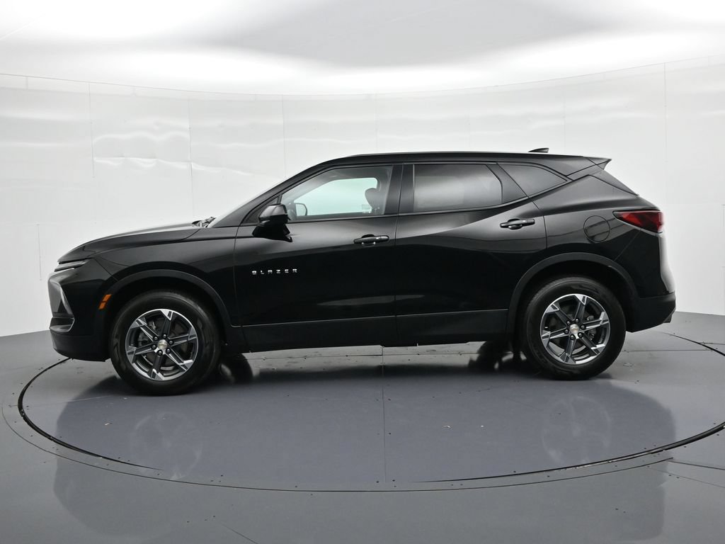 Used 2025 Chevrolet Blazer LT FWD image 9