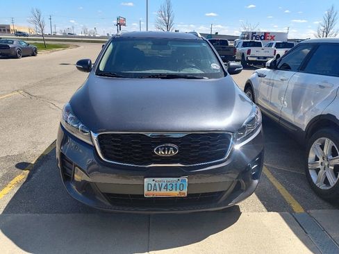 Used 2019 Kia Sorento AWD w/ LX Convenience Package image 2