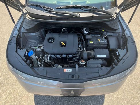 Used 2025 Kia Soul LX w/ LX Technology Package FWD image 30