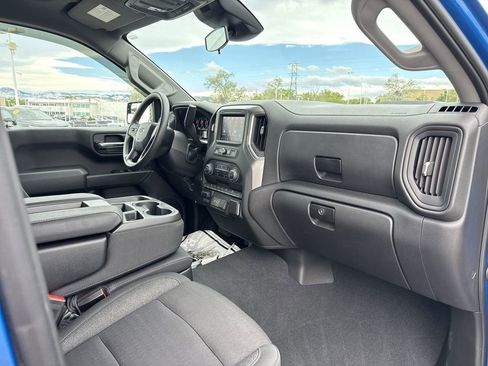 Used 2024 Chevrolet Silverado 1500 Custom Trail Boss w/ Turbomax Blackout Package AWD/4WD image 30