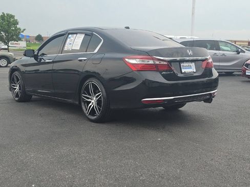 Used 2016 Honda Accord EX image 5