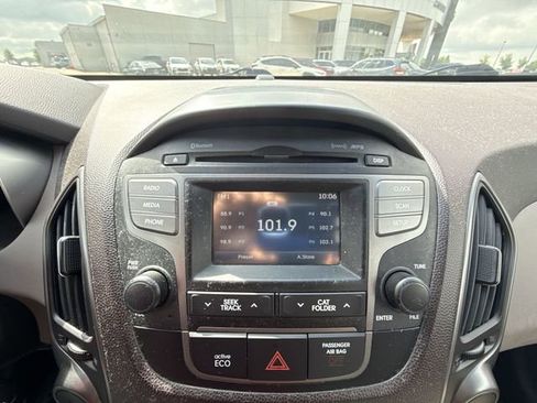 Used 2015 Hyundai Tucson SE FWD image 16