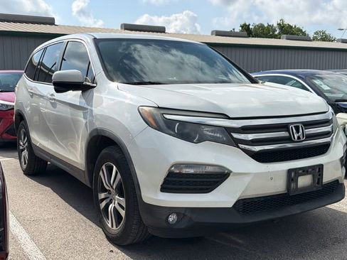 Used 2018 Honda Pilot EX image 2