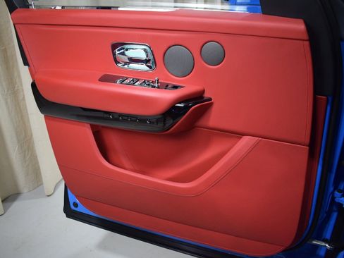 Certified 2022 Rolls-Royce Cullinan w/ Dynamic Package image 39