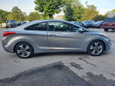 Used 2013 Hyundai Elantra SE FWD image 8