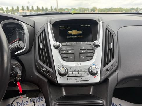Used 2017 Chevrolet Equinox LT w/ Convenience Package FWD image 10