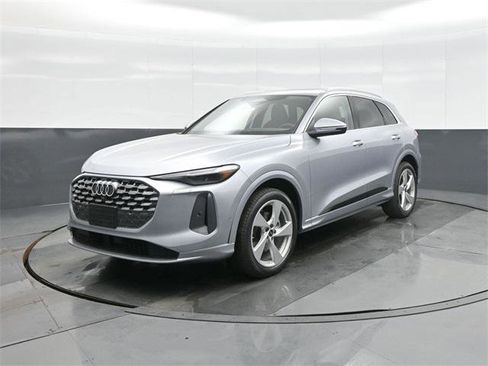 New 2025 Audi Q5 Prestige image 3