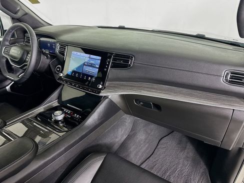 Used 2022 Jeep Wagoneer Series III w/ Premium Group I image 35