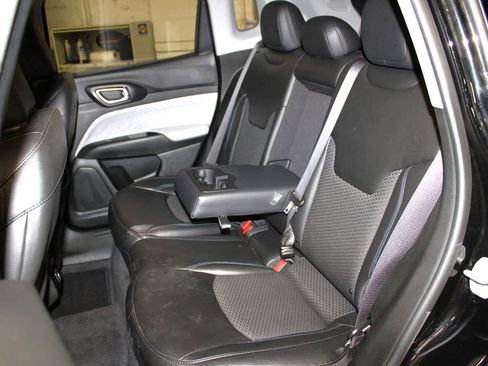 Used 2022 Jeep Compass Latitude image 26