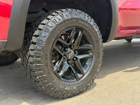 Used 2019 Chevrolet Silverado 1500 Custom Trail Boss w/ Custom Convenience Package AWD/4WD image 23