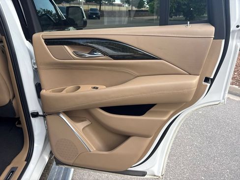 Used 2019 Cadillac Escalade Platinum AWD/4WD image 24