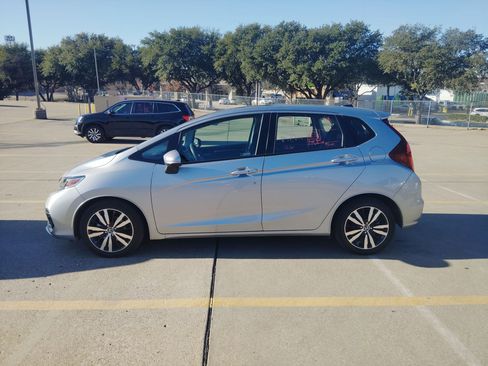 Used 2019 Honda Fit EX image 2