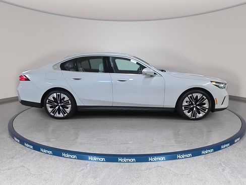 Used 2026 BMW 530i w/ Premium Package image 6