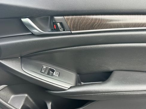 Used 2019 Honda Accord EX-L image 18