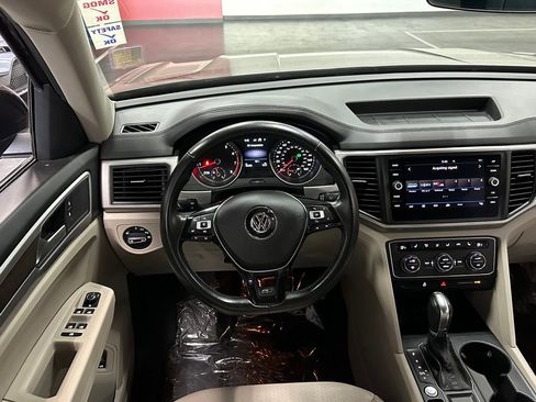 Used 2018 Volkswagen Atlas SE w/ R-Line Package FWD image 24