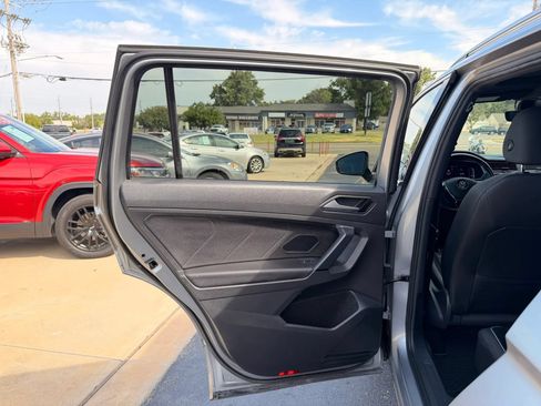Used 2019 Volkswagen Tiguan SEL Premium R-Line AWD/4WD image 23