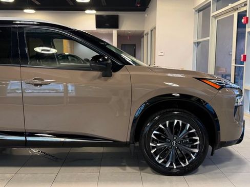 Used 2024 Nissan Rogue Platinum w/ Platinum Premium Package AWD/4WD image 16