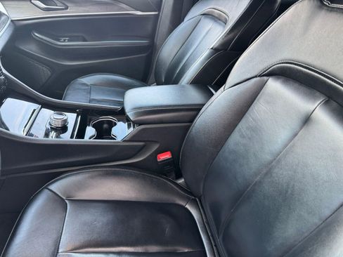 Used 2023 Jeep Grand Cherokee Limited w/ Black Appearance Package image 24