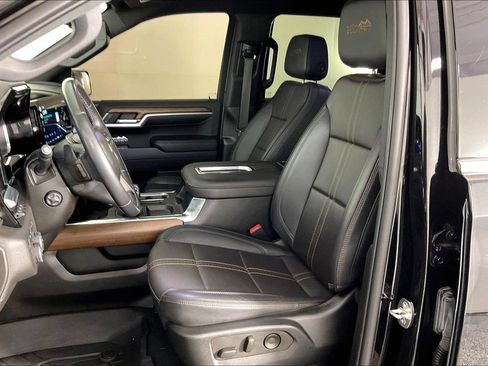 Used 2022 Chevrolet Silverado 1500 High Country w/ Technology Package AWD/4WD image 31