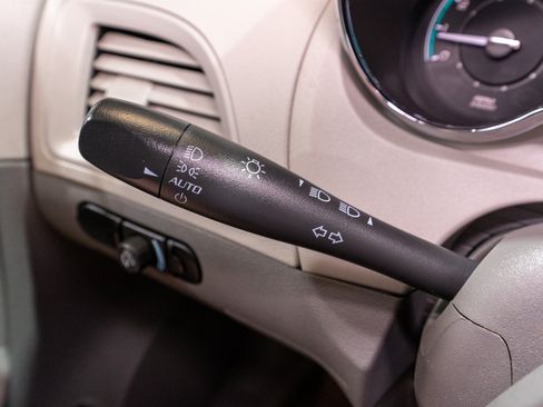 Used 2010 Chevrolet Malibu LS FWD image 21