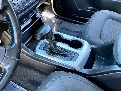 Used 2016 Chevrolet Colorado LT w/ LT Convenience Package RWD image 16