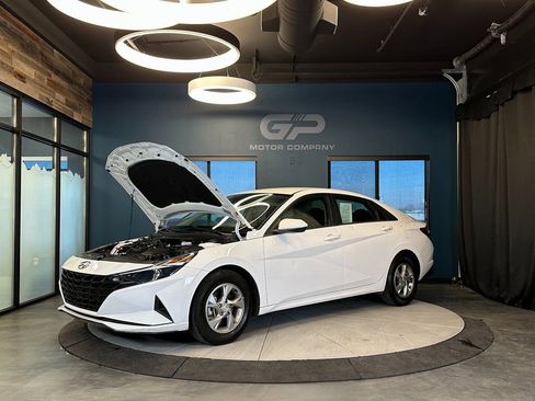 Used 2023 Hyundai Elantra SE image 23