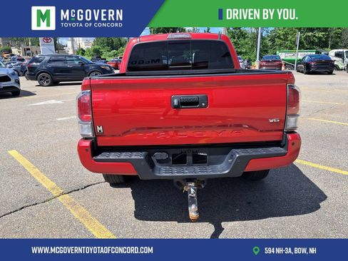 Used 2023 Toyota Tacoma TRD Sport w/ Technology Package AWD/4WD image 4
