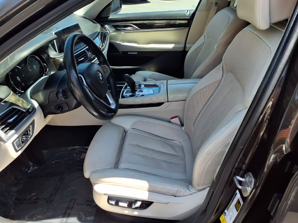 Used 2016 BMW 740i RWD image 18